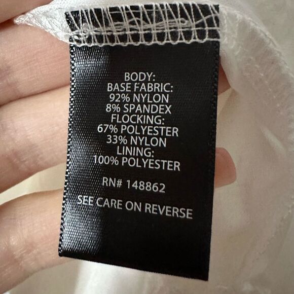 NWT TORRID Flocked Mesh Bell Sleeve Swing Top Size 2 2x 18 20 white blouse lace - Picture 4 of 6